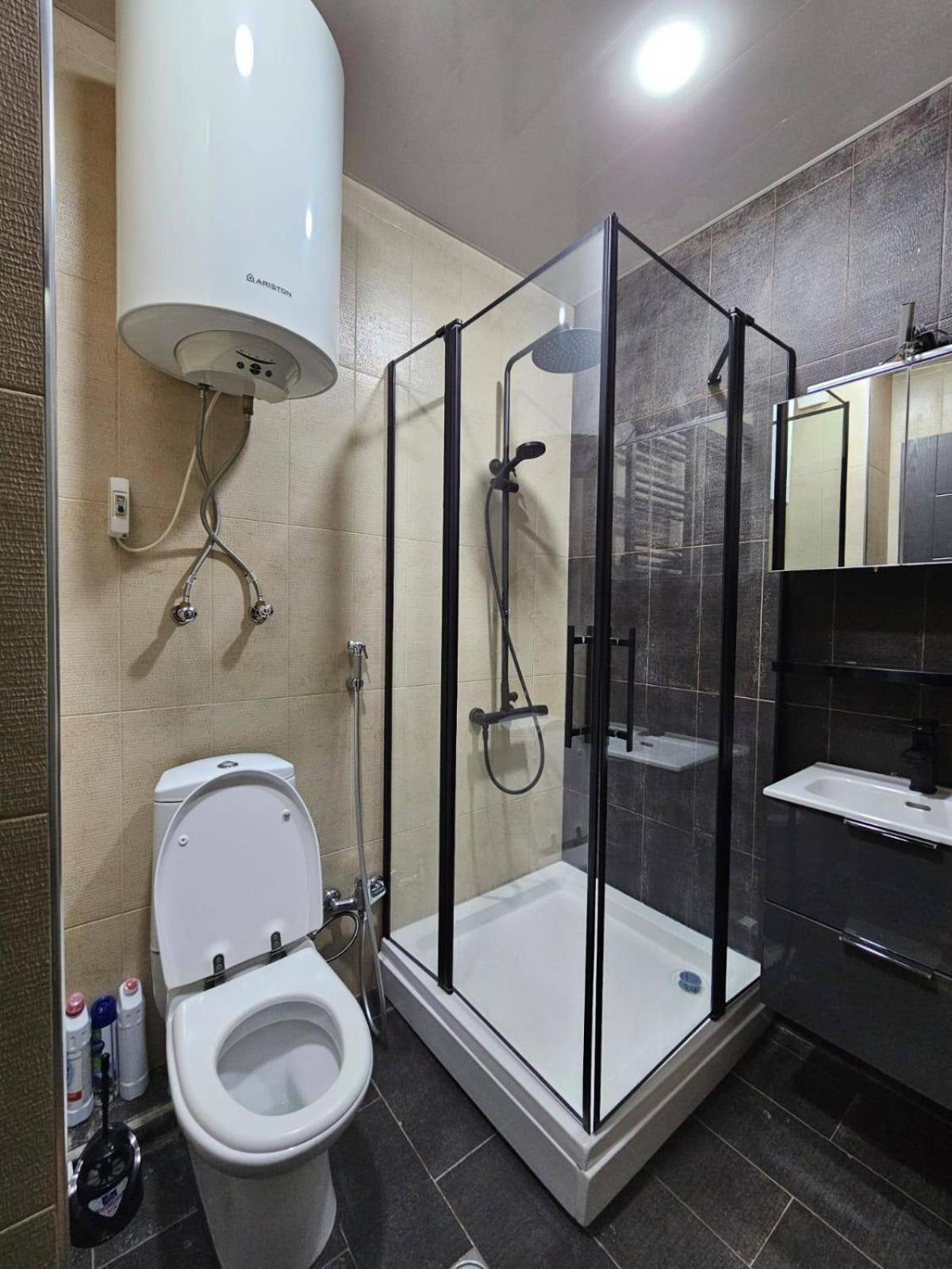 Black-White Rooms บาทูมิ ภายนอก รูปภาพ