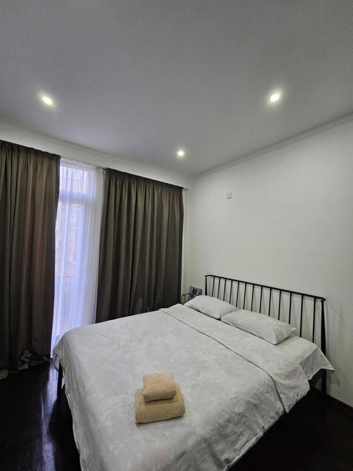 Black-White Rooms บาทูมิ ภายนอก รูปภาพ