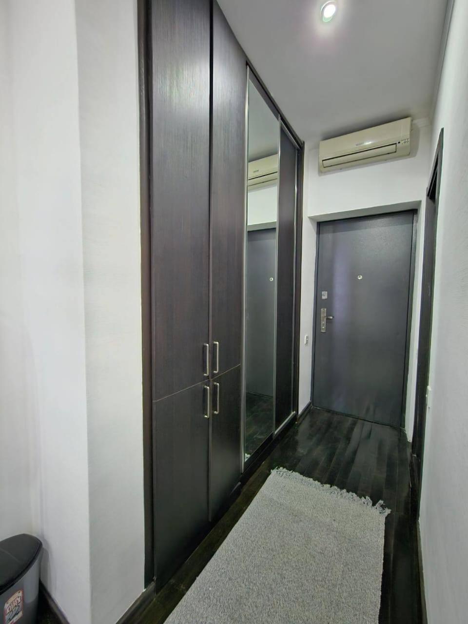 Black-White Rooms บาทูมิ ภายนอก รูปภาพ